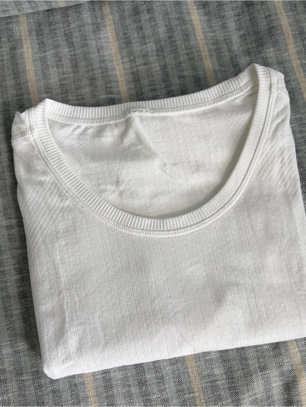 ATHLETA In Motion Athletic Tank. Sleeveless. White. Large. - Picture 4 of 9